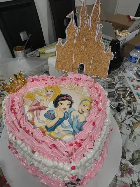 Pastel de adultos hecho a mano por Andryana's Sweet Studio