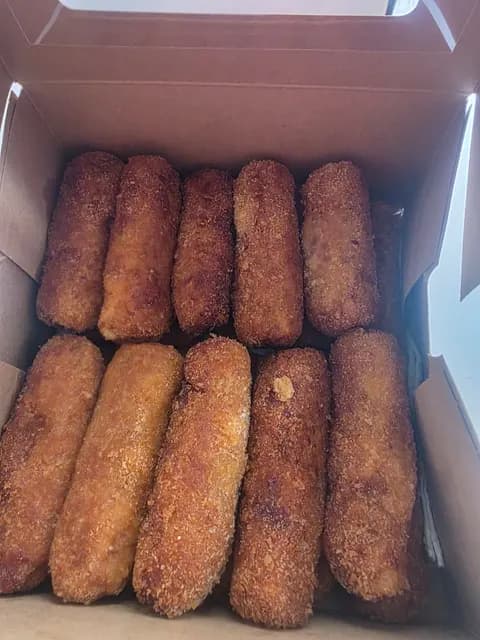 Pastel de bodas hecho a mano por Andryana's Sweet Studio